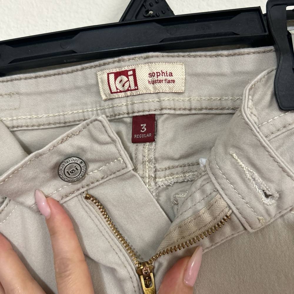 LEI Sophia Hipster Flare Pants Tan Khaki Junior Size 3 Y2K - Picture 2 of 7